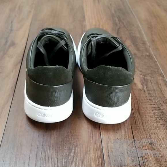 - Calvin Klein Men's Kellen Embossed Leather… - Picture 4 of 4